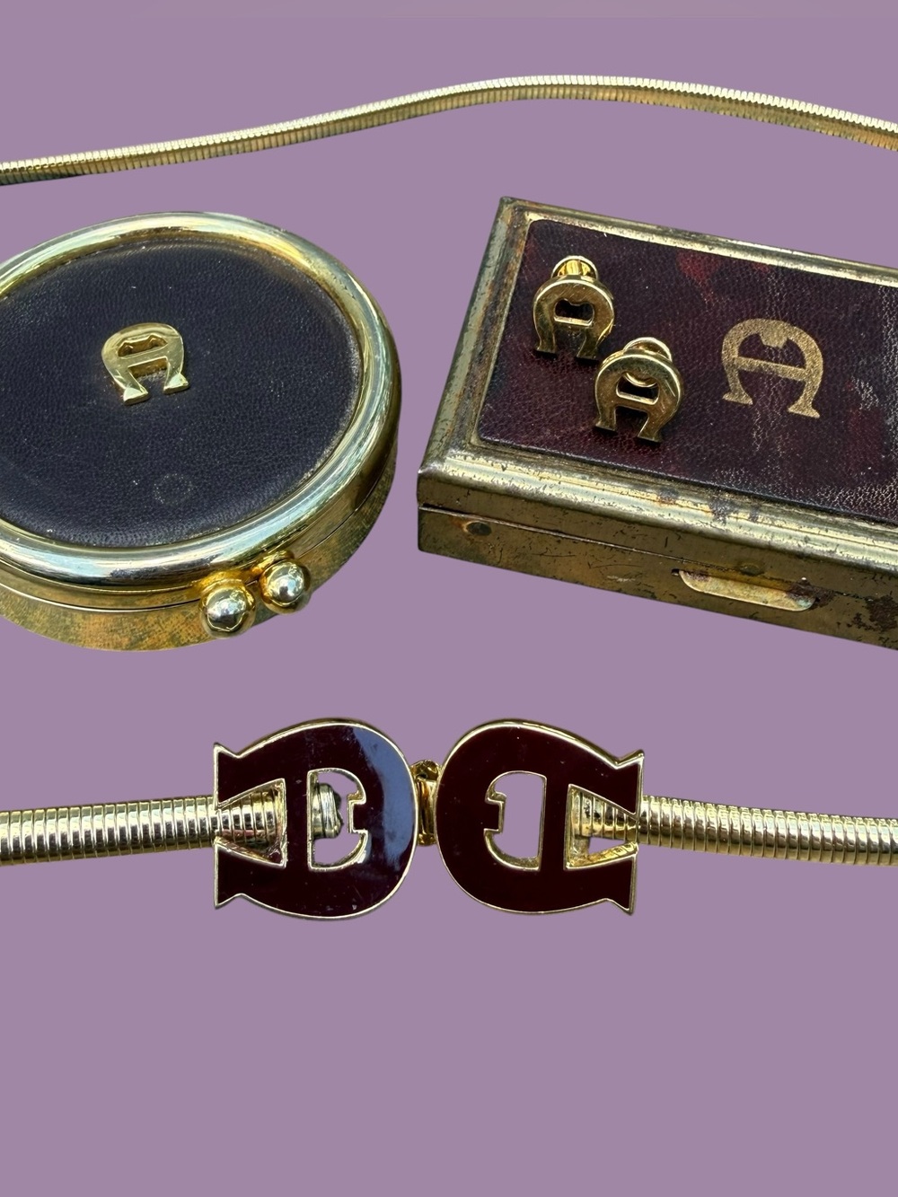 (4 PC LOT) VTG Etienne Aigner Enameled Logo Stretch Belt 28” Earrings & Pill Box